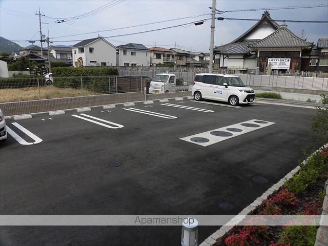 和歌山県和歌山市梶取[1LDK/46.68m2]の駐車場2