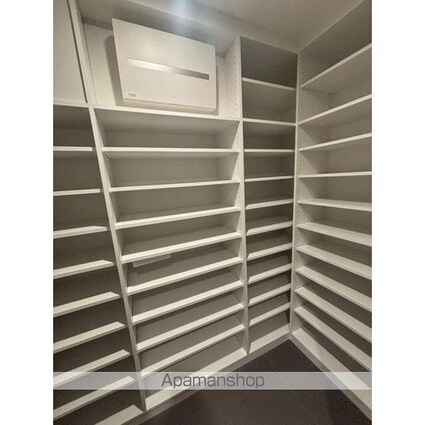 東京都港区麻布台１丁目[4LDK/117.12m2]の内装