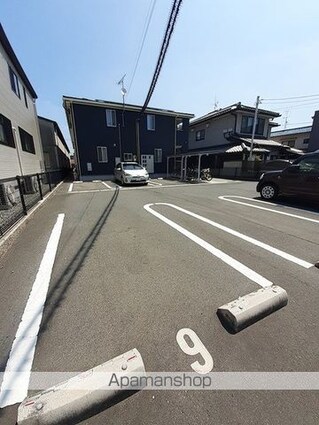 ホースパークＡ[1LDK/37.76m2]の駐車場2