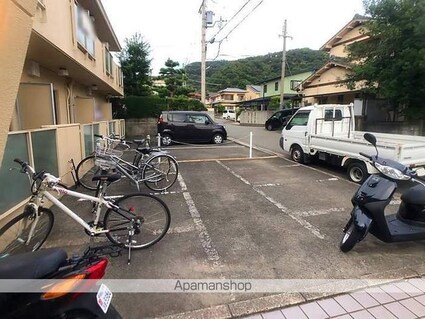 ヴィラ栄谷[1K/22.97m2]の駐車場1