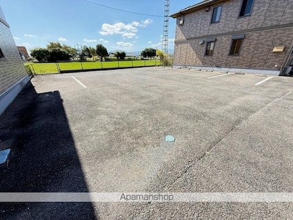 ポラリスⅡ[3LDK/68.75m2]の駐車場