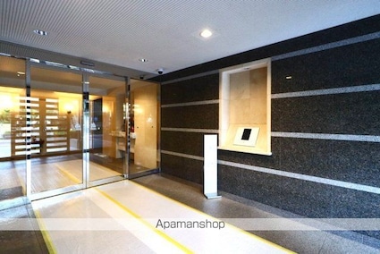 東京都世田谷区上北沢３丁目[1R/30.03m2]のエントランス1