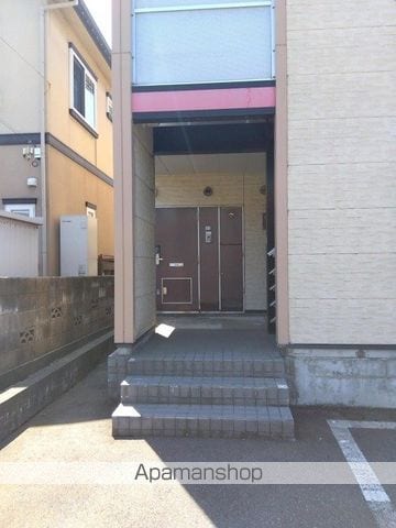 レオパレスドミールIIの玄関写真