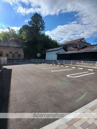 ガジュマル[1LDK/40.46m2]の駐車場