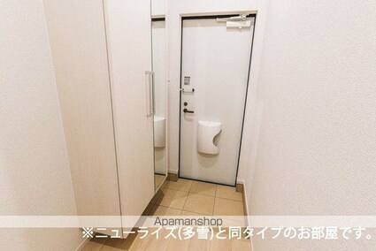 ブライト　スクエアⅣ[2LDK/63.03m2]の玄関