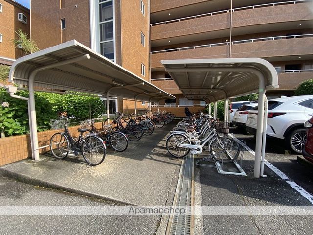 阪急千里線 北千里駅 バス乗車時間：11分 最寄りバス停で下車 徒歩3分 5階建 築38年の外観写真
