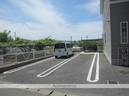 フォーブルＹーⅡ[2LDK/67.67m2]の駐車場