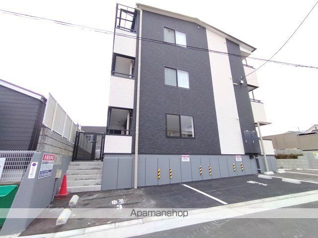 クラウディア中宮の外観写真