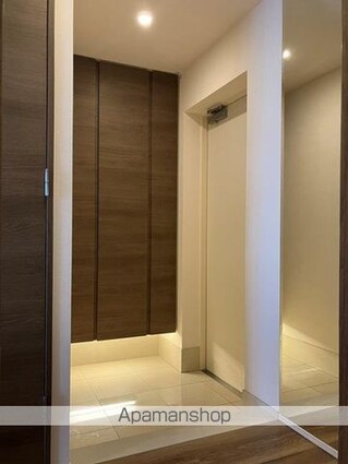 ベイズタワー＆ガーデン[1LDK/61.45m2]の玄関