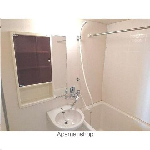 ロイヤルヒルズ鶴巻の内装写真