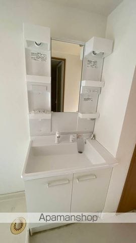 コマンドモジュールの内装写真