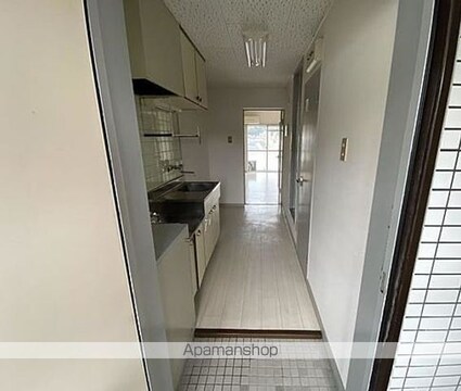 エクセランス・ド・リヴィエール[1K/21.87m2]の玄関