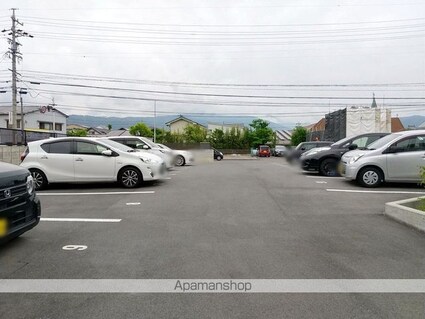 長野県松本市蟻ケ崎１丁目[1K/28.21m2]の駐車場