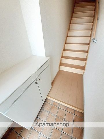 Ｐｉｎｅ　Ｂｒｅｅｚｅ壱番館[1LDK/45.07m2]の玄関