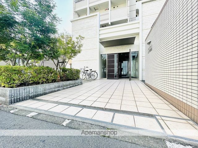 エルベコート太子橋駅前の玄関写真