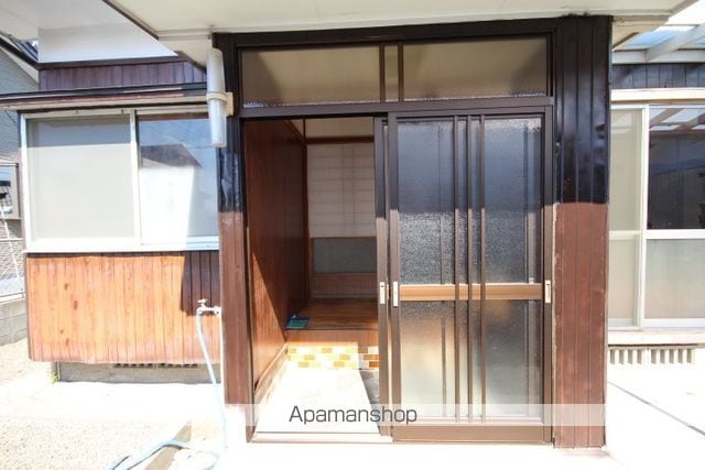 都城市 1階建 築62年の玄関写真