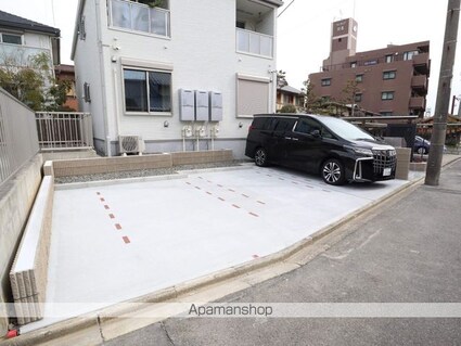 愛知県名古屋市昭和区川名本町６丁目[1K/35m2]の駐車場