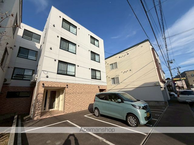 プルメリア栄通の外観写真
