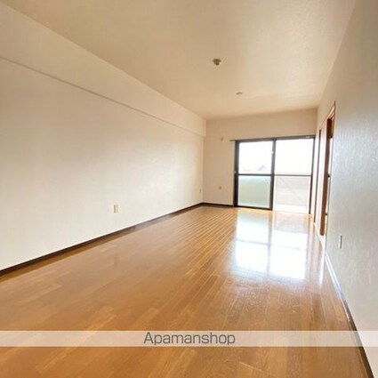 ファミールＤＡＮ[3LDK/66.08m2]のリビング・居間