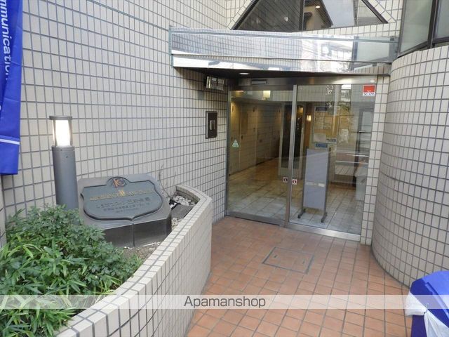 レジダンス・イン・三軒茶屋の玄関写真