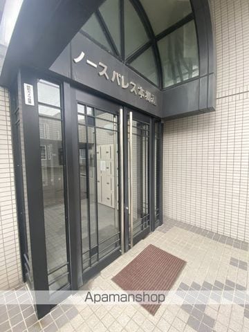 ノースパレス本郷通の玄関写真