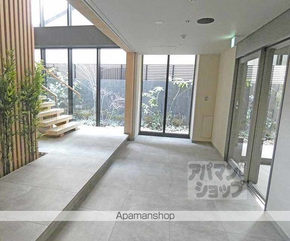 パーチェ三条菊鉾町の玄関写真