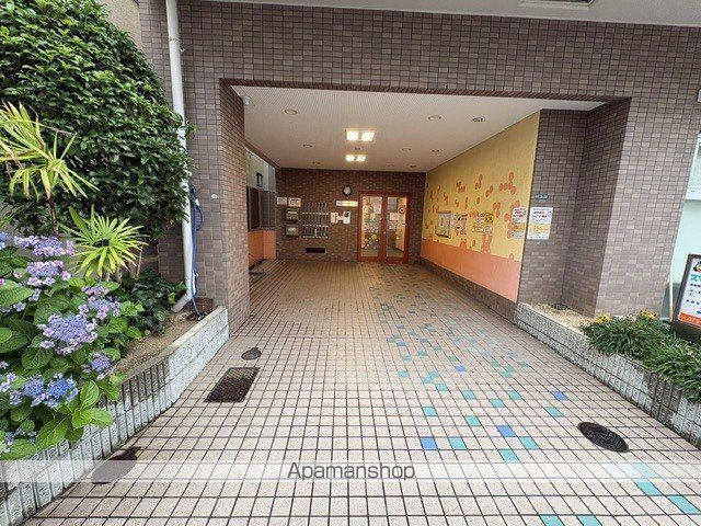 メリックビルの玄関写真