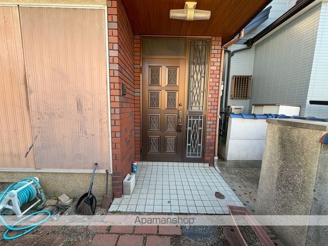 京阪電気鉄道京阪線 寝屋川市駅 徒歩22分 2階建 築52年の玄関写真