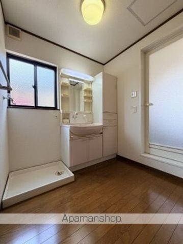 片倉町戸建の内装写真