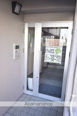 パークテラス百合が原の玄関写真
