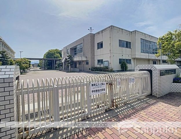 松山市 2階建 築37年の周辺写真