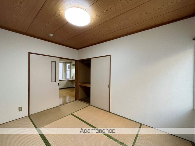 ロイヤルハイツ桑園の内装写真