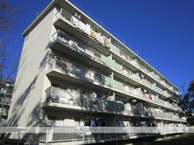山田池住宅10号棟の外観写真