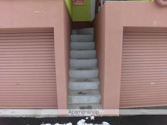 ハウスドマーニの玄関写真