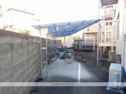 カーム山城[2K/25m2]の駐車場