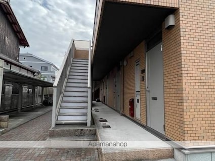 エスティアール１６　Ⅰ・Ⅱ[1K/30.39m2]のエントランス1