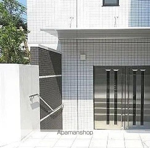 シェル上池台の玄関写真