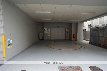 パークキューブ四谷三丁目[1LDK/32.35m2]の駐車場