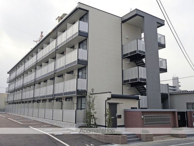 レオパレスブランシュの玄関写真