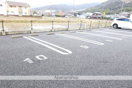 ＧＲＡＮＤＩＲ　ＲＯＲＯ[1LDK/33.61m2]の駐車場