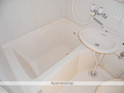 セ・ラ・ヴィ　朝倉[1R/19.88m2]のバス