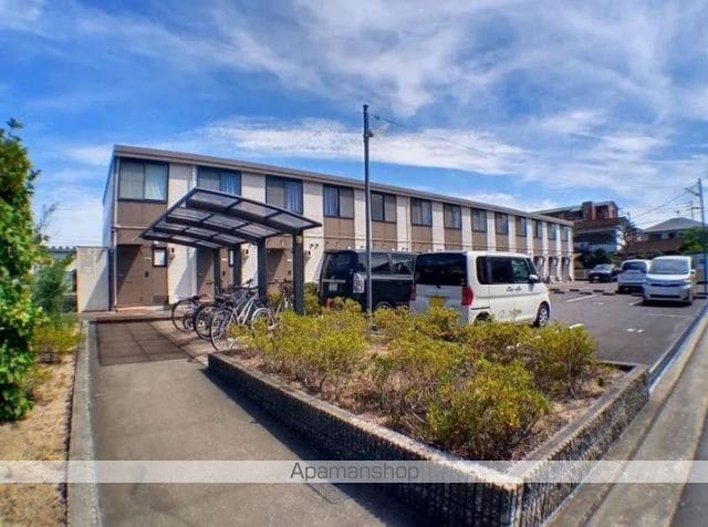 レオパレスクールの外観写真
