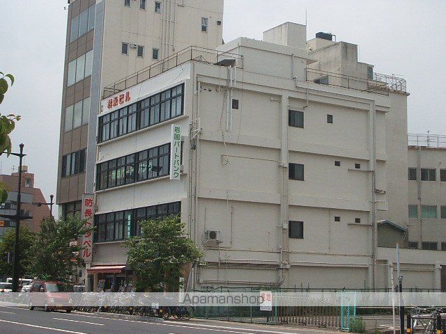 村永ビルの玄関写真
