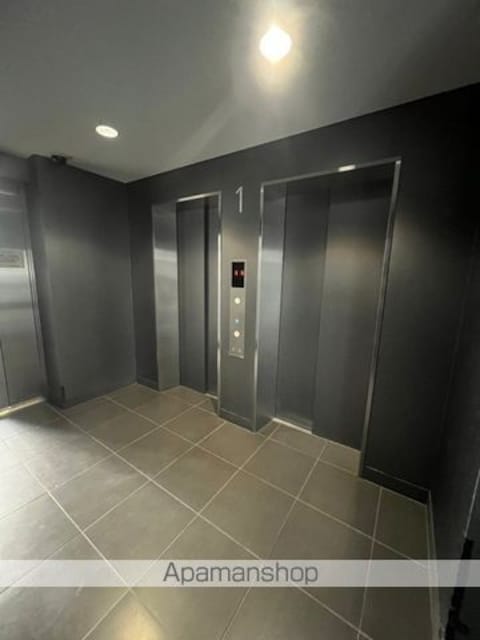東京都新宿区北新宿４丁目[2LDK/66.39m2]の共用部4