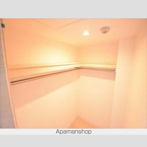 クレステージ西岡の内装写真