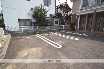 サンダーバードハイム[1R/33.15m2]の駐車場1