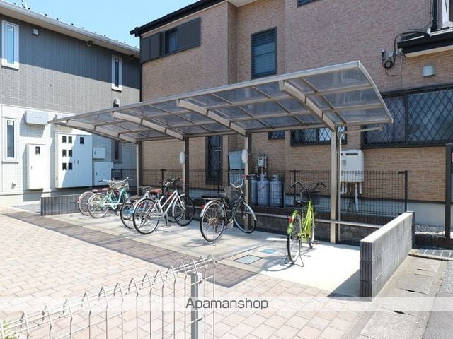 カームベリー Cの玄関写真