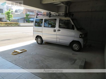 リューレント河原町[1LDK/45.13m2]の駐車場