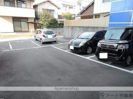 ブロッサム道後[2LDK/41.07m2]の駐車場