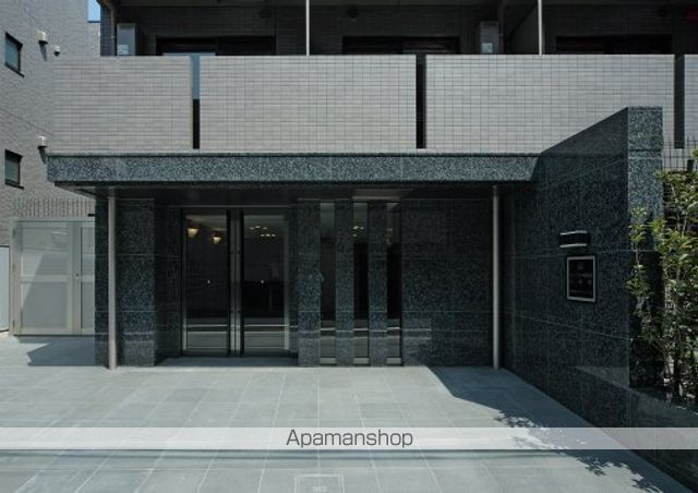 ルーブル早稲田六番館の玄関写真